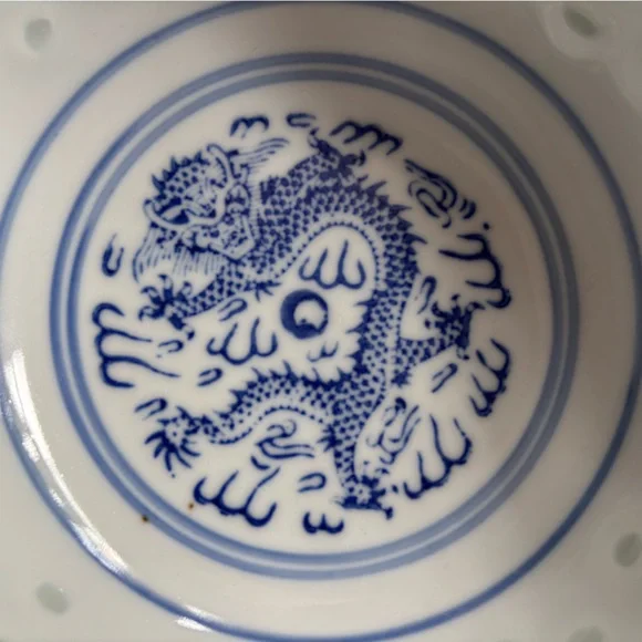 Blue and White Porcelain Small Bowl with a dragon - Picture 3 of 5